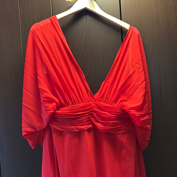 Elegant Red Halter Maxi Dress - Picture 7 of 8